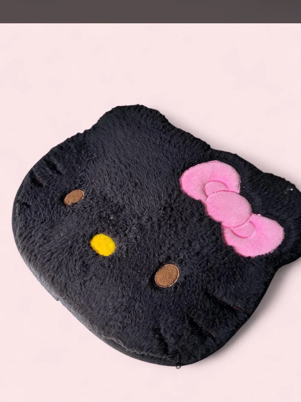 Small Black Plush Kitty Face rugwith Pink Bow